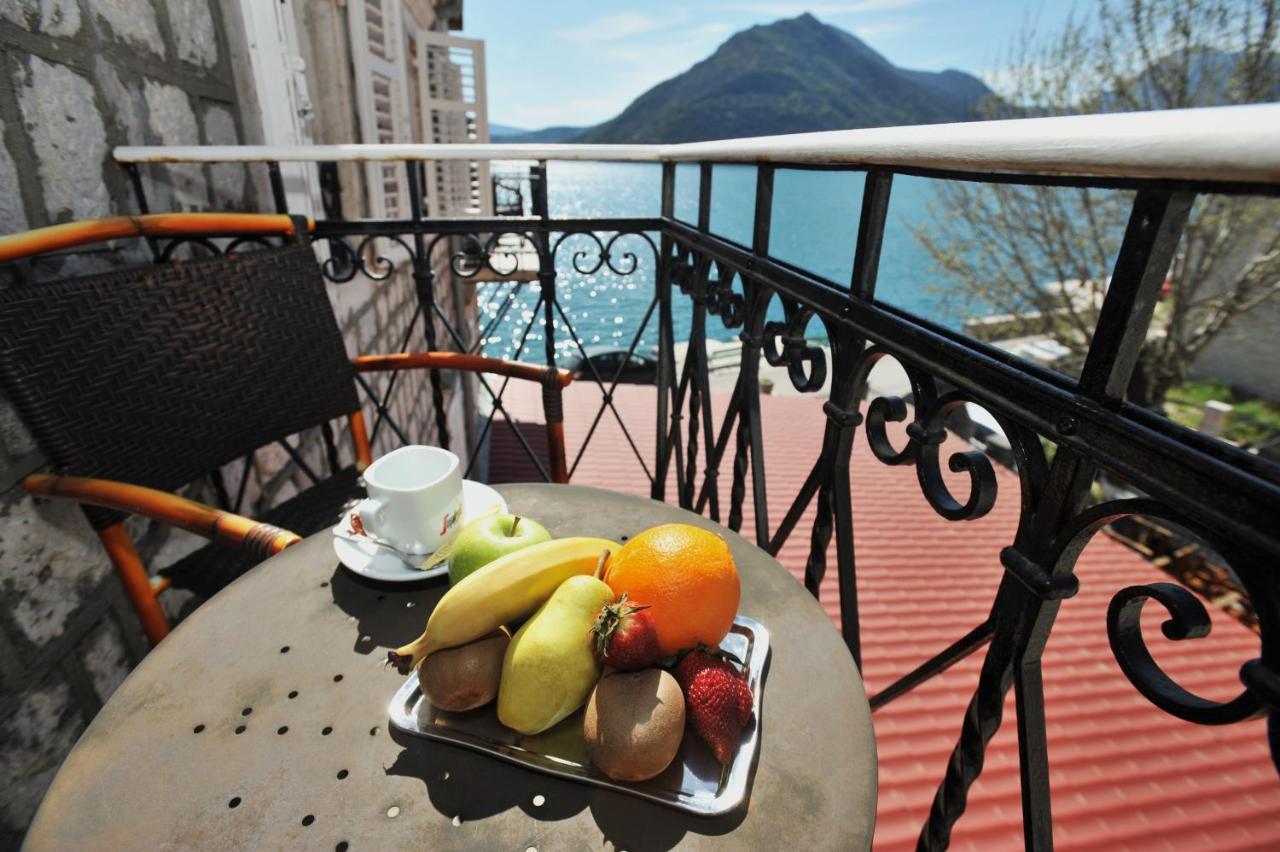 Lady Of The Rocks Apartments Perast Exterior foto